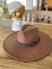 Wide brim panama hat in vegan felt